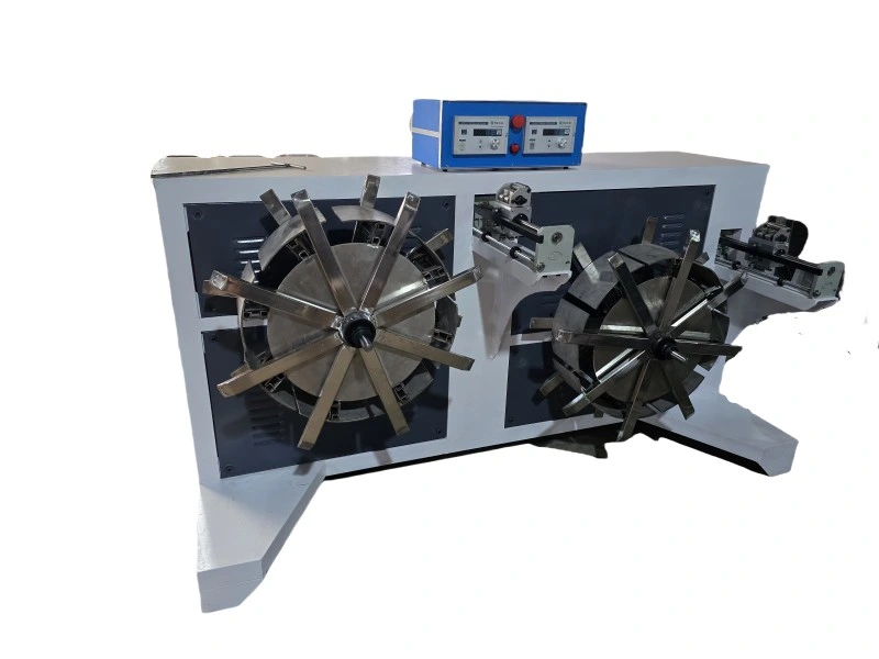 Dual-shaft winder for flexible plastic extrusion downstream collection