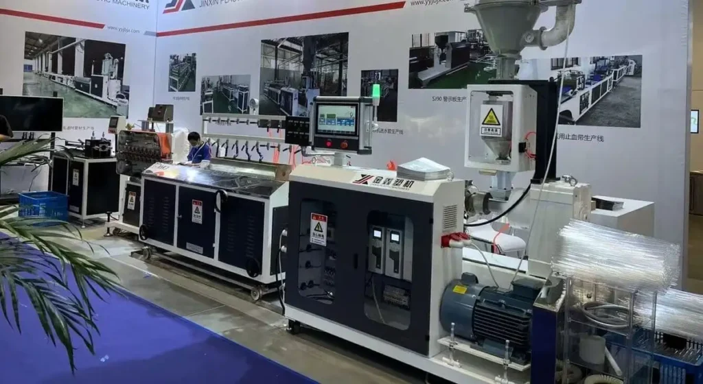 Jinxin single screw extrusion line at CHINAPLAS for pipe and profile production