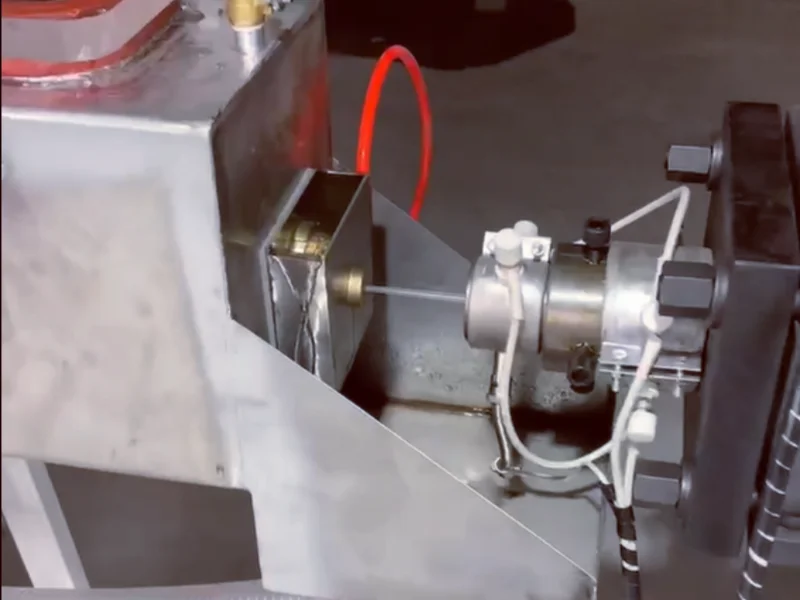 Die head and tube entry for small diameter dip tube extrusion tooling