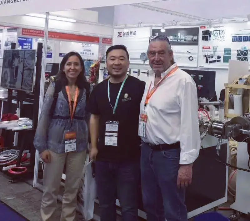 Jason Shen meeting overseas buyers at an exhibition