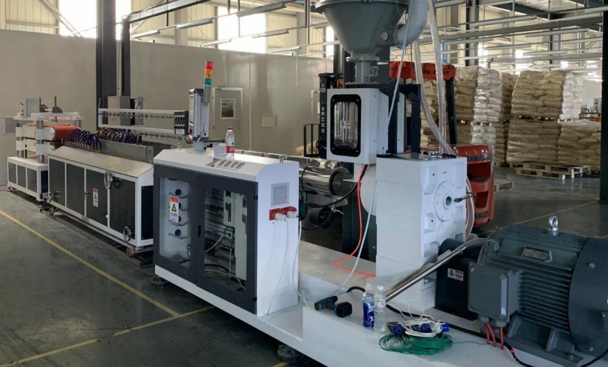 Complete precision plastic profile extrusion line workshop for PP PE ABS TPU drawing-based profile production